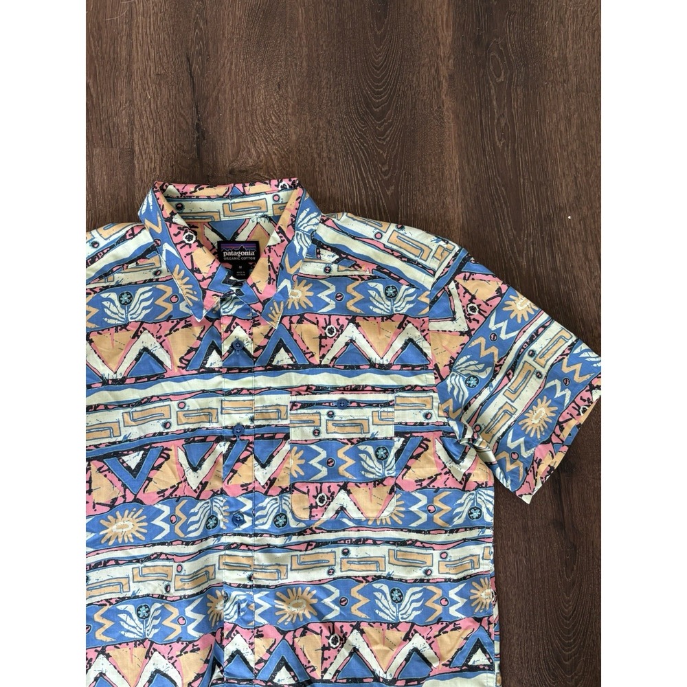 Patagonia Mens Medium High Hopes Geo Short Sleeve Button Up Shirt MINT